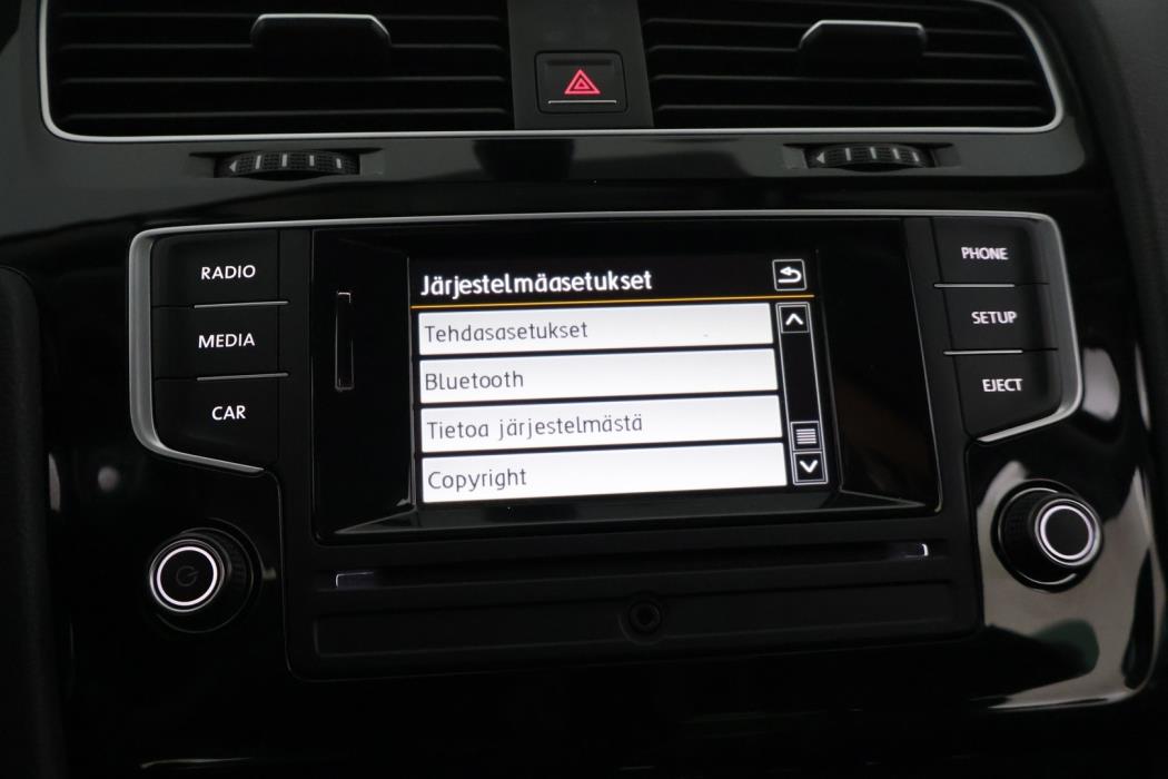 VOLKSWAGEN Golf 2016