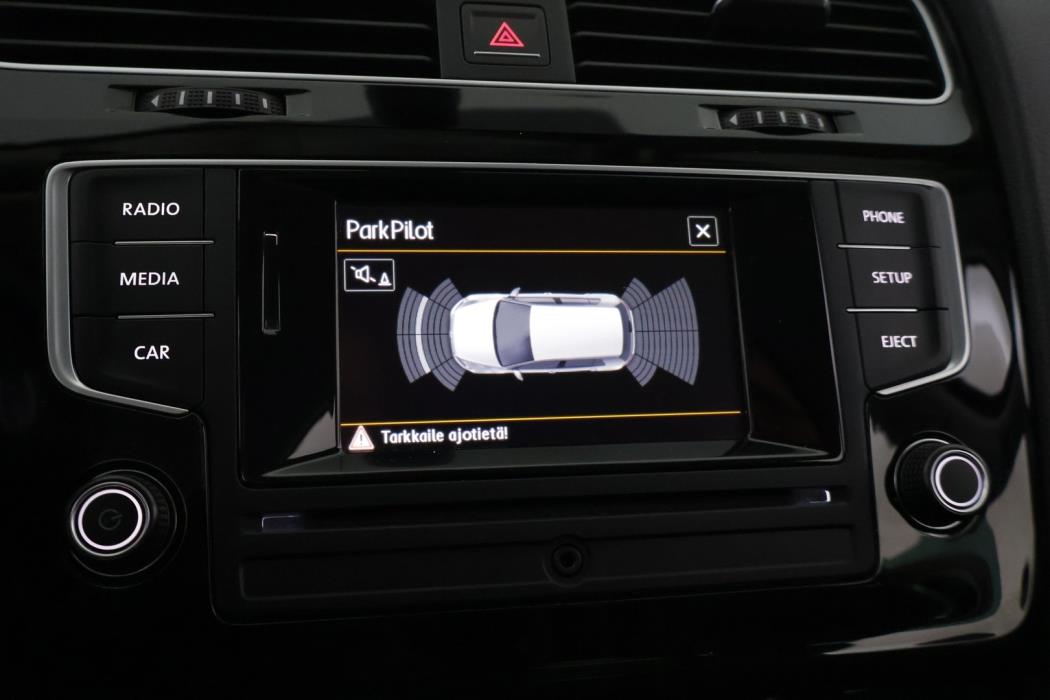 VOLKSWAGEN Golf 2016