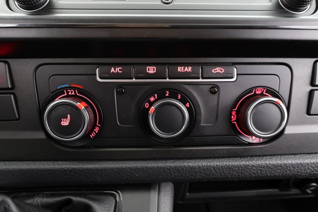 VOLKSWAGEN Caravelle 2016