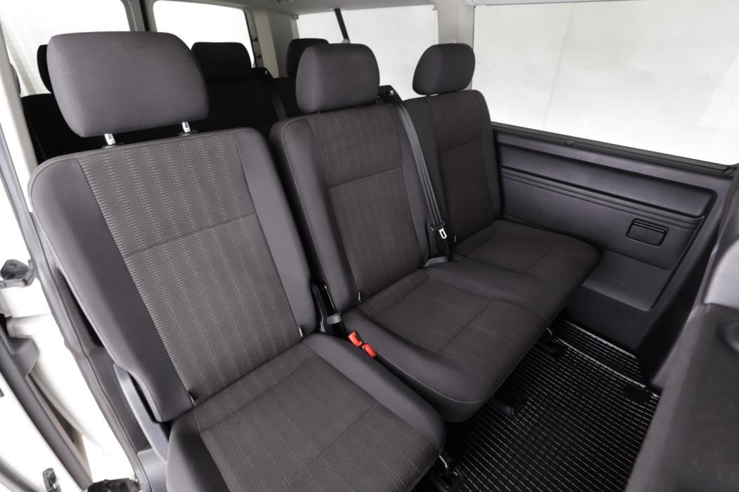 VOLKSWAGEN Caravelle 2016