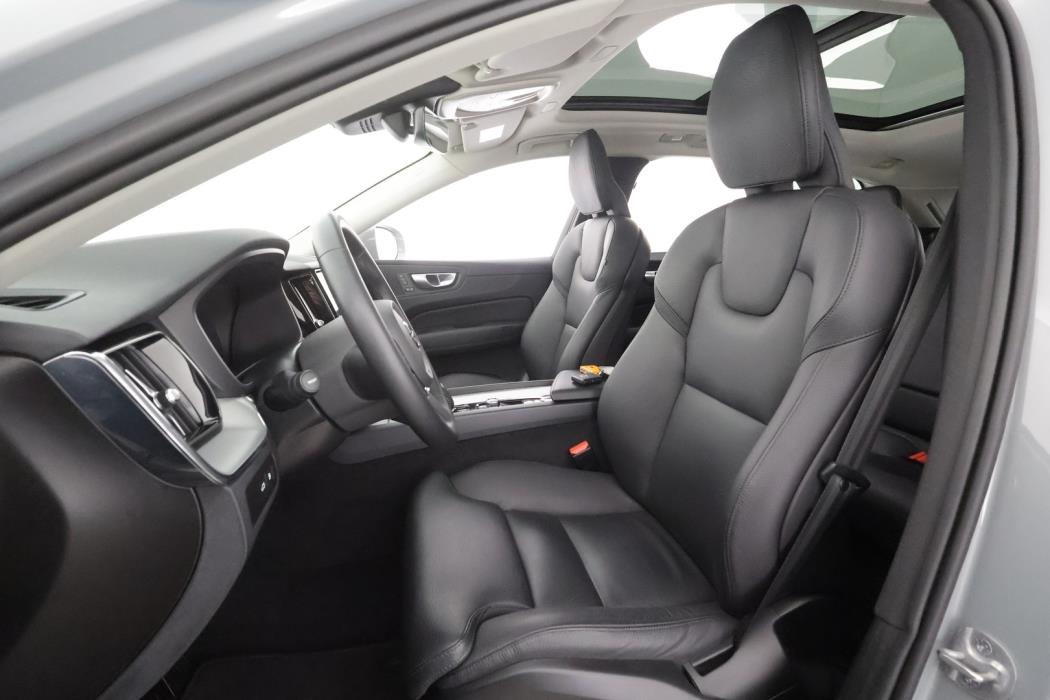 VOLVO XC60 2024