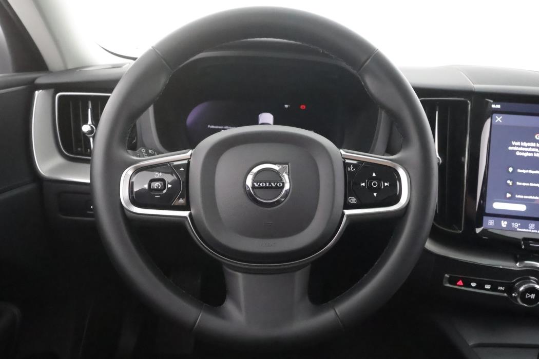 VOLVO XC60 2024
