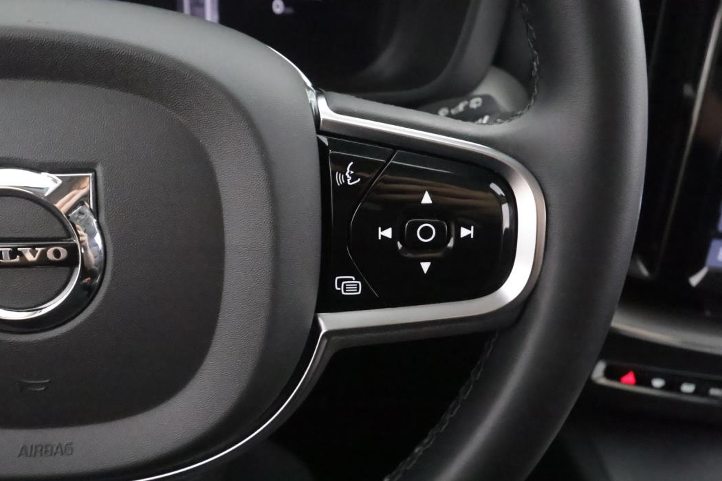 VOLVO XC60 2024