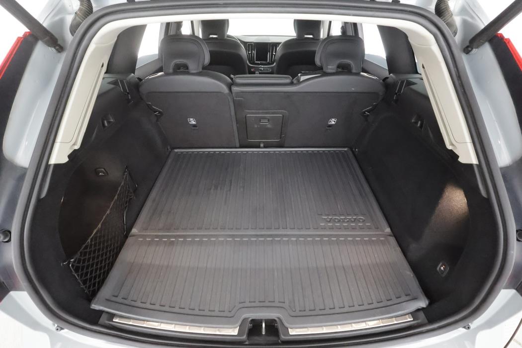 VOLVO XC60 2024