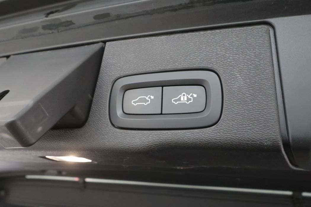 VOLVO XC60 2024