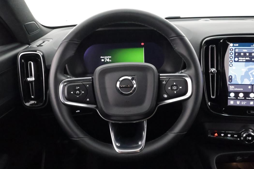 VOLVO XC40 2024