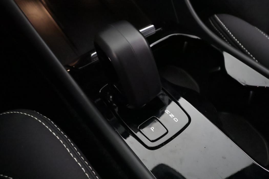 VOLVO XC40 2024