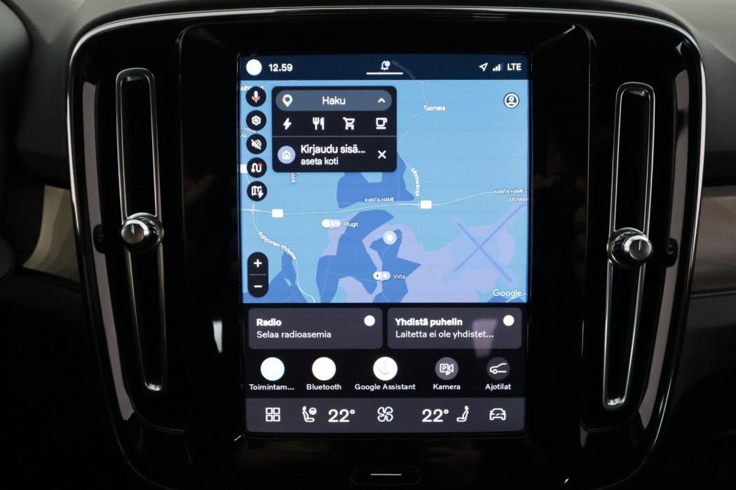 VOLVO XC40 2024