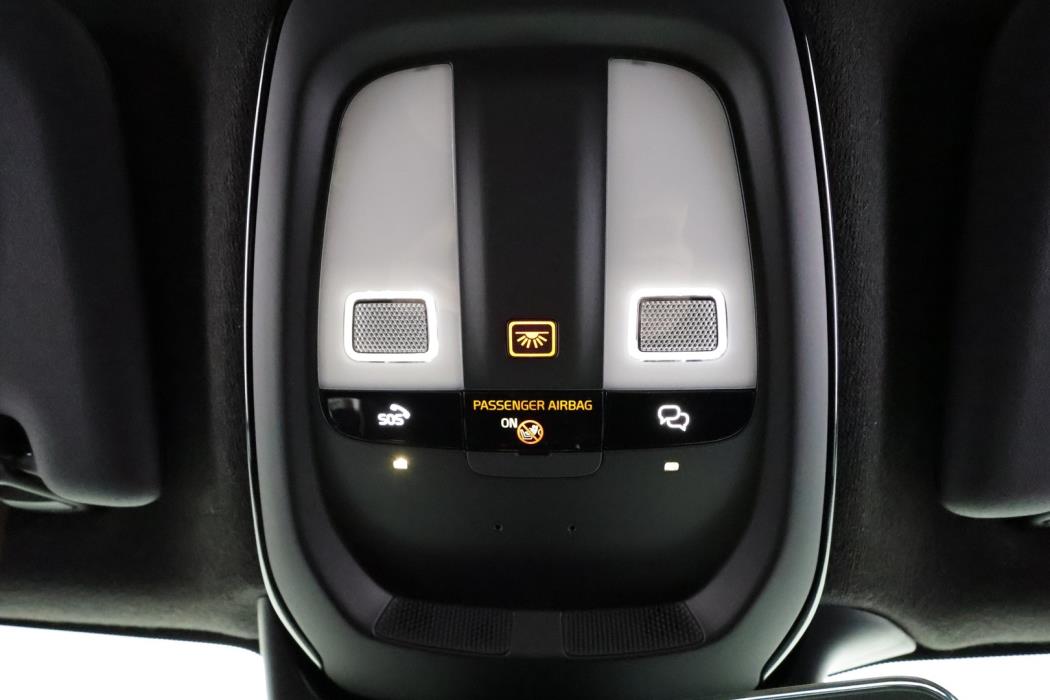 VOLVO XC40 2024