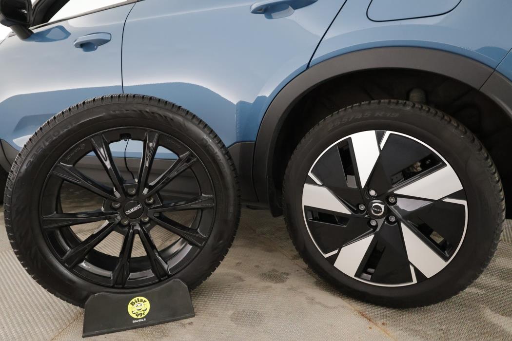 VOLVO XC40 2024