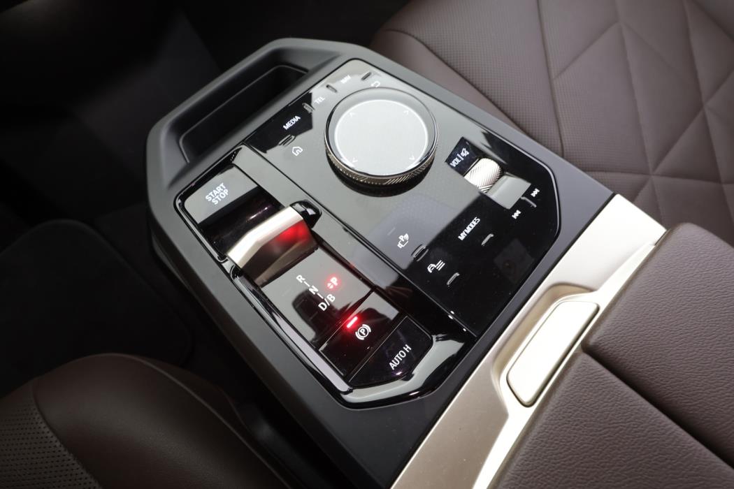 BMW iX 2022