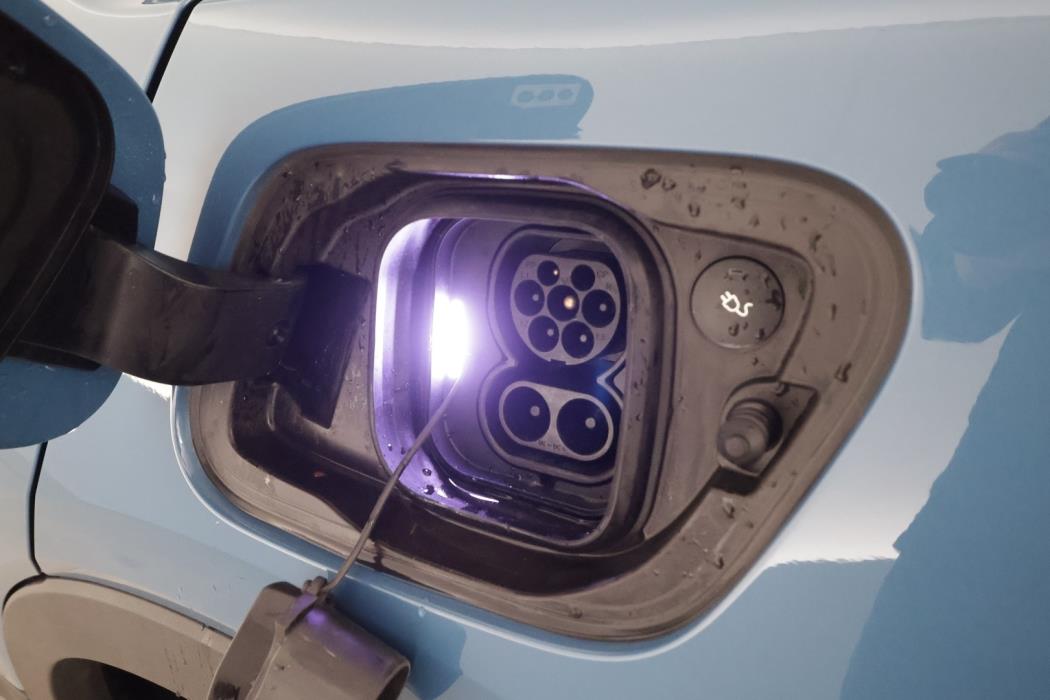 VOLVO C40 2022