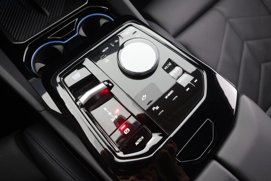 BMW I5 2025