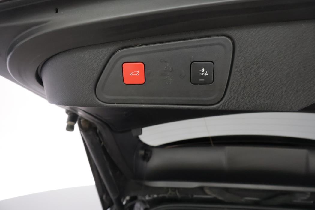 PEUGEOT 3008 2021