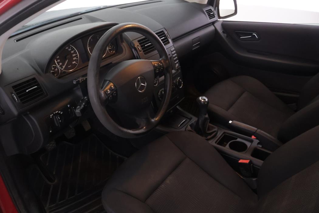 MERCEDES-BENZ A 2010
