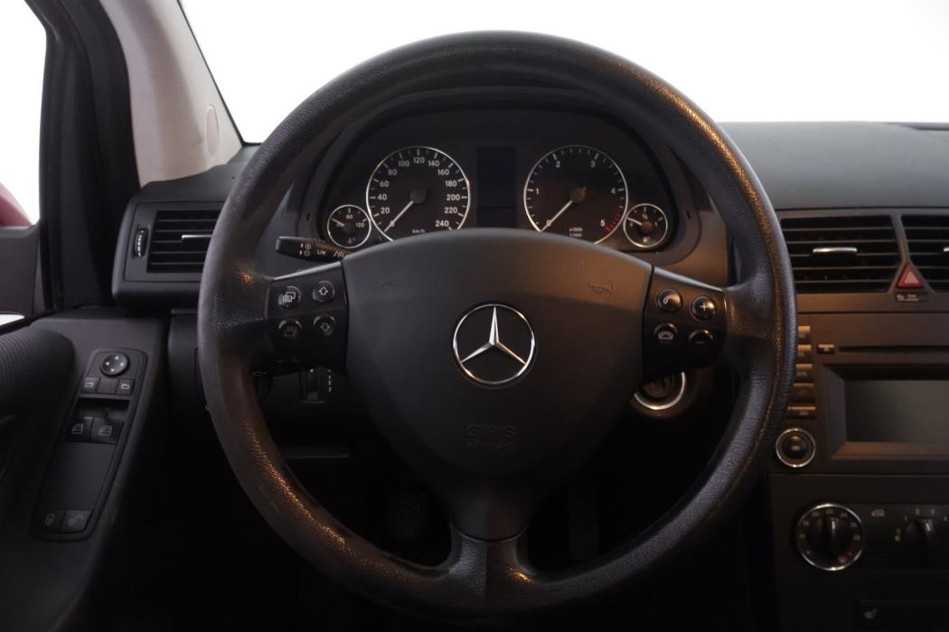 MERCEDES-BENZ A 2010