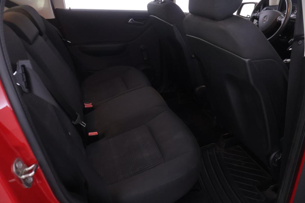 MERCEDES-BENZ A 2010