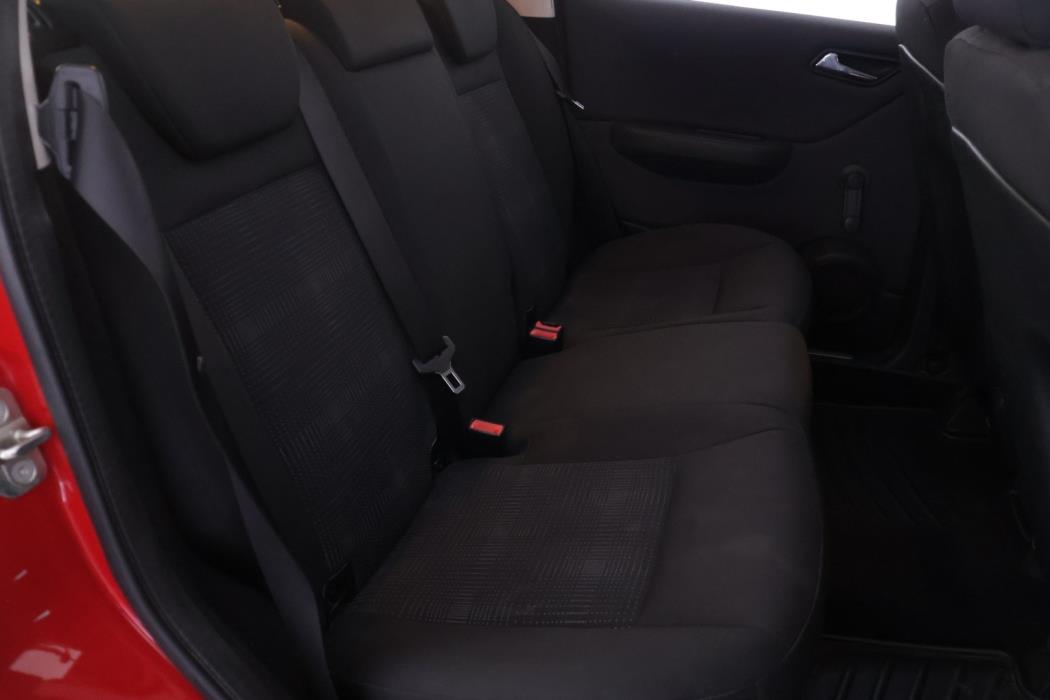 MERCEDES-BENZ A 2010