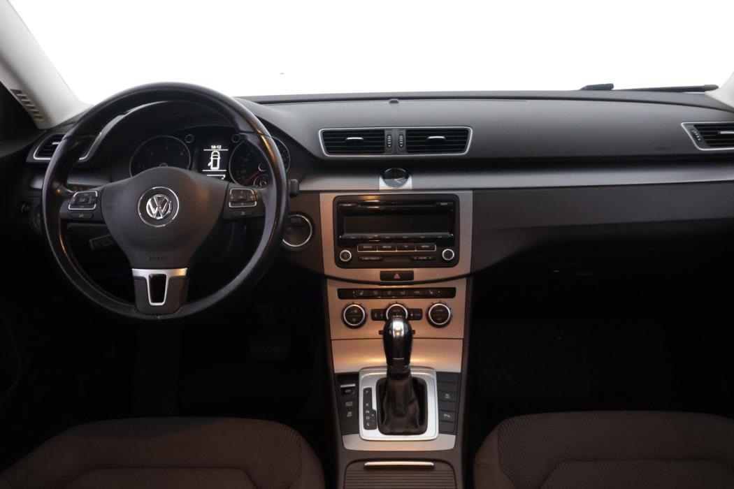 VOLKSWAGEN Passat 2014