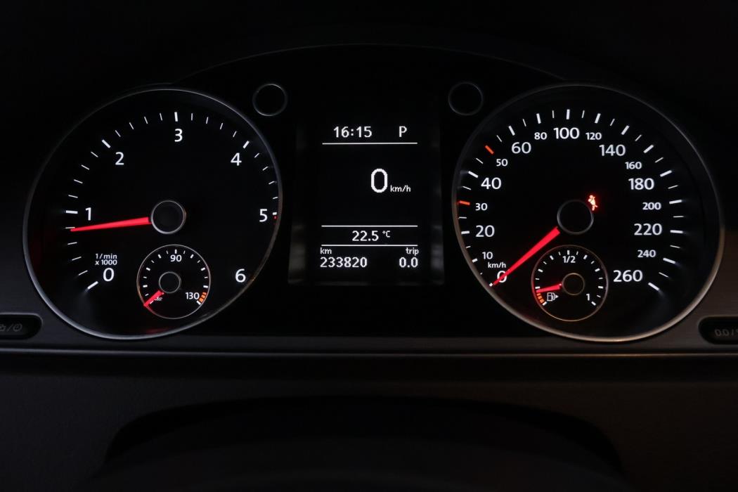 VOLKSWAGEN Passat 2014