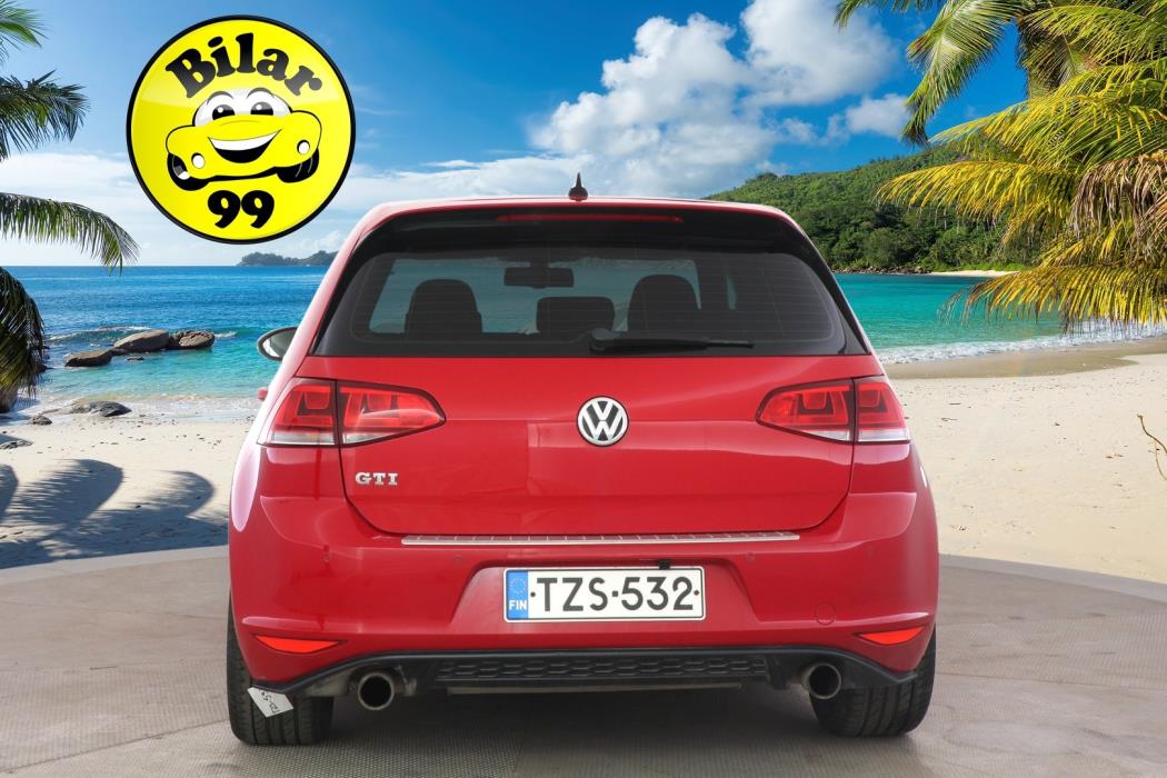 VOLKSWAGEN Golf 2015