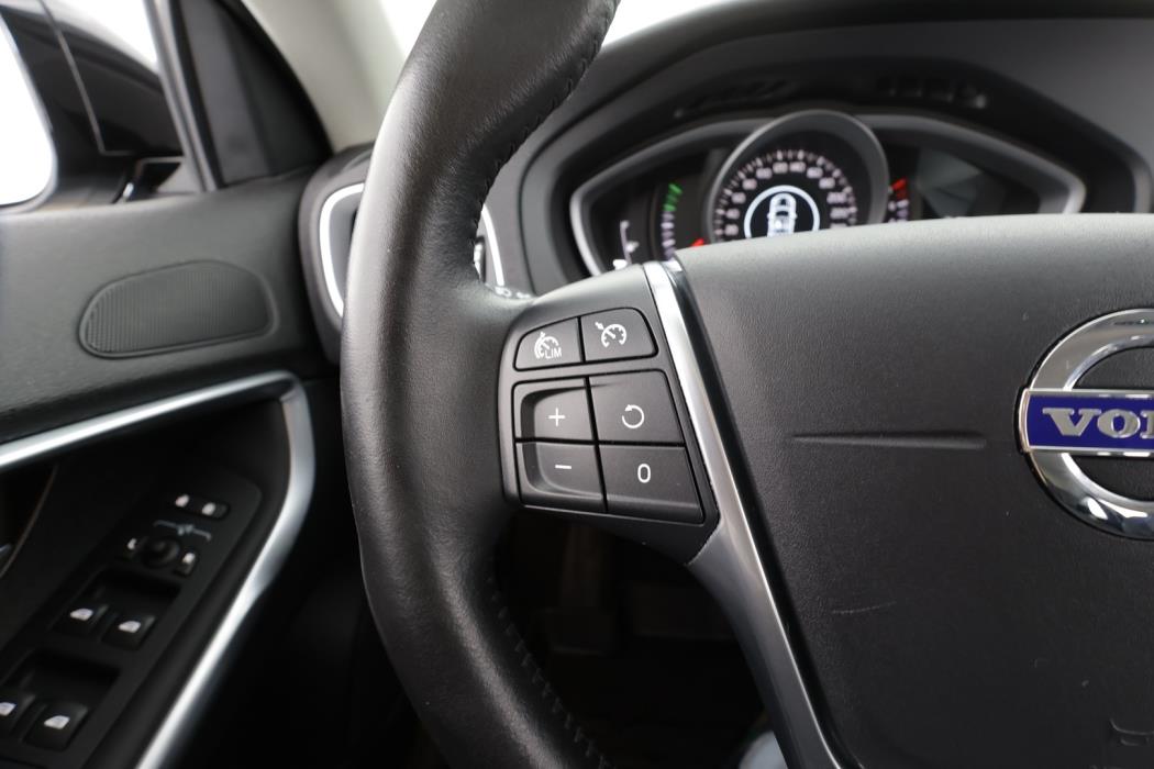 VOLVO V40 Cross Country 2016