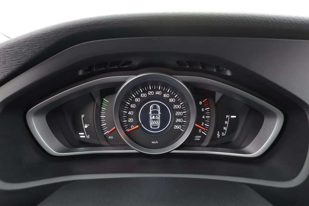 VOLVO V40 Cross Country 2016