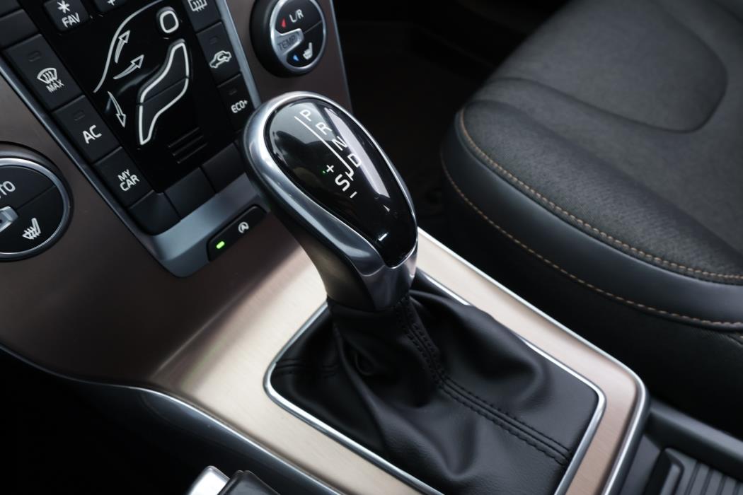 VOLVO V40 Cross Country 2016