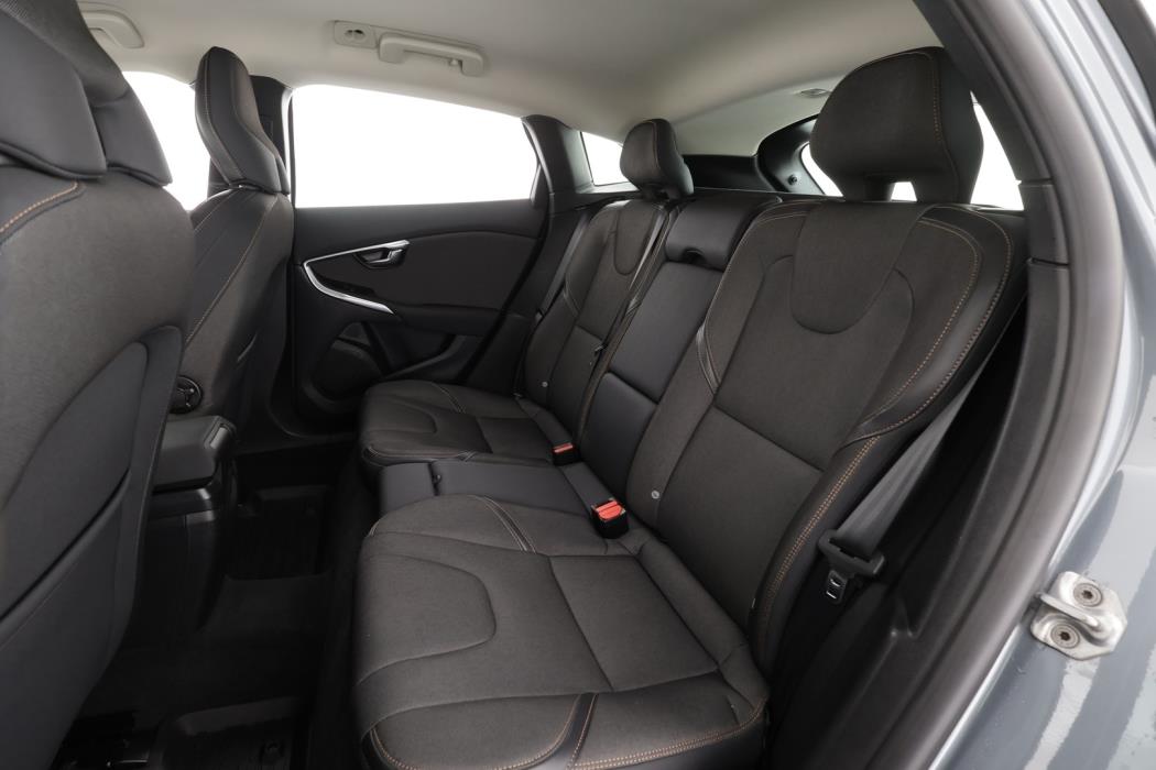 VOLVO V40 Cross Country 2016