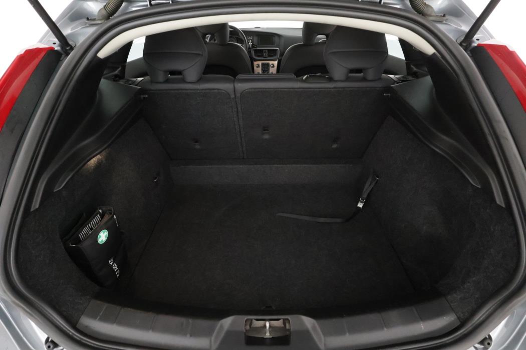 VOLVO V40 Cross Country 2016