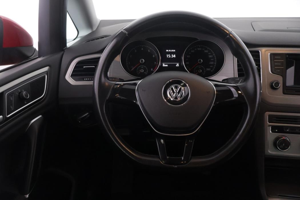 VOLKSWAGEN Golf Sportsvan 2015