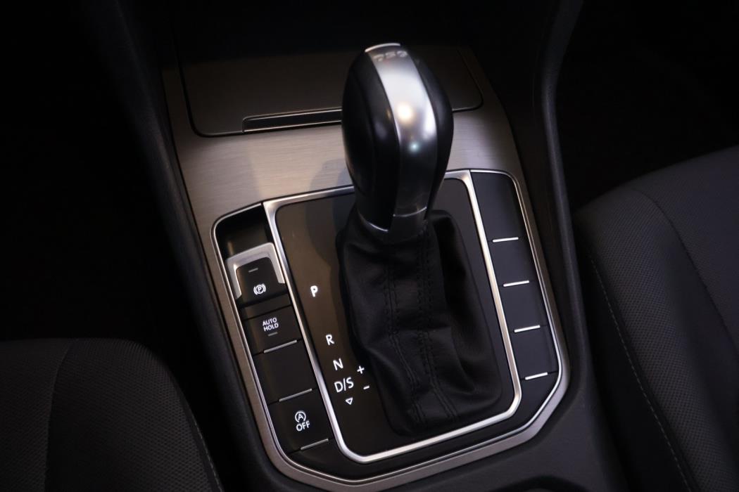 VOLKSWAGEN Golf Sportsvan 2015