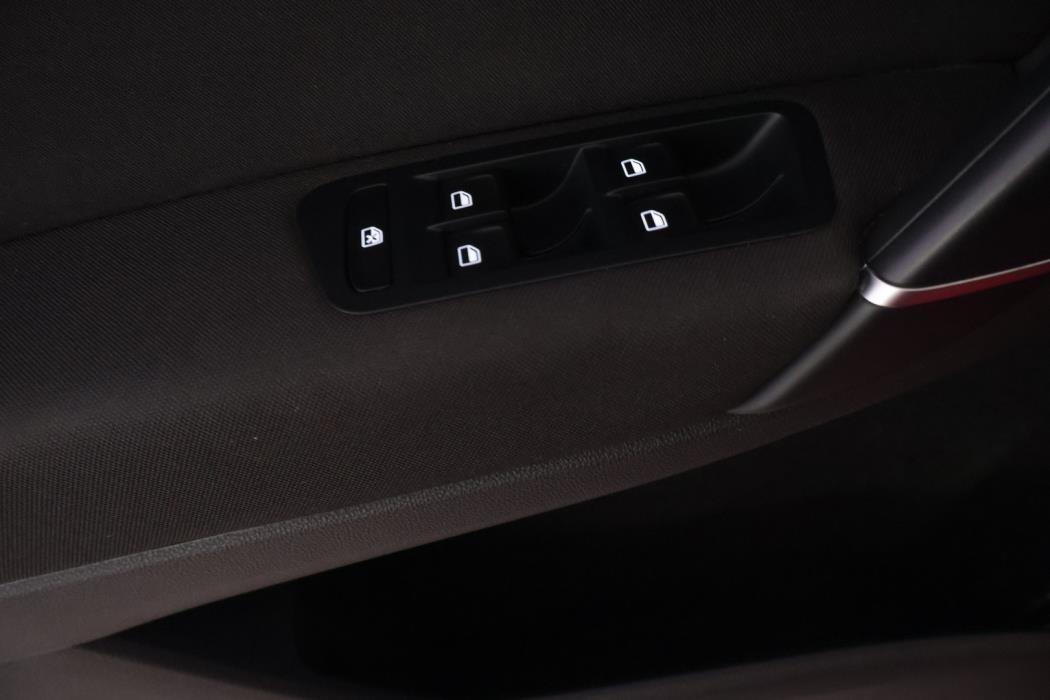 VOLKSWAGEN Golf Sportsvan 2015