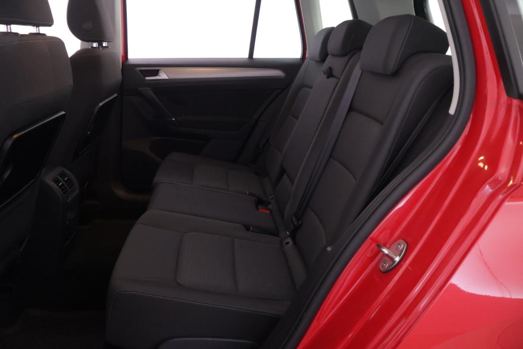 VOLKSWAGEN Golf Sportsvan 2015