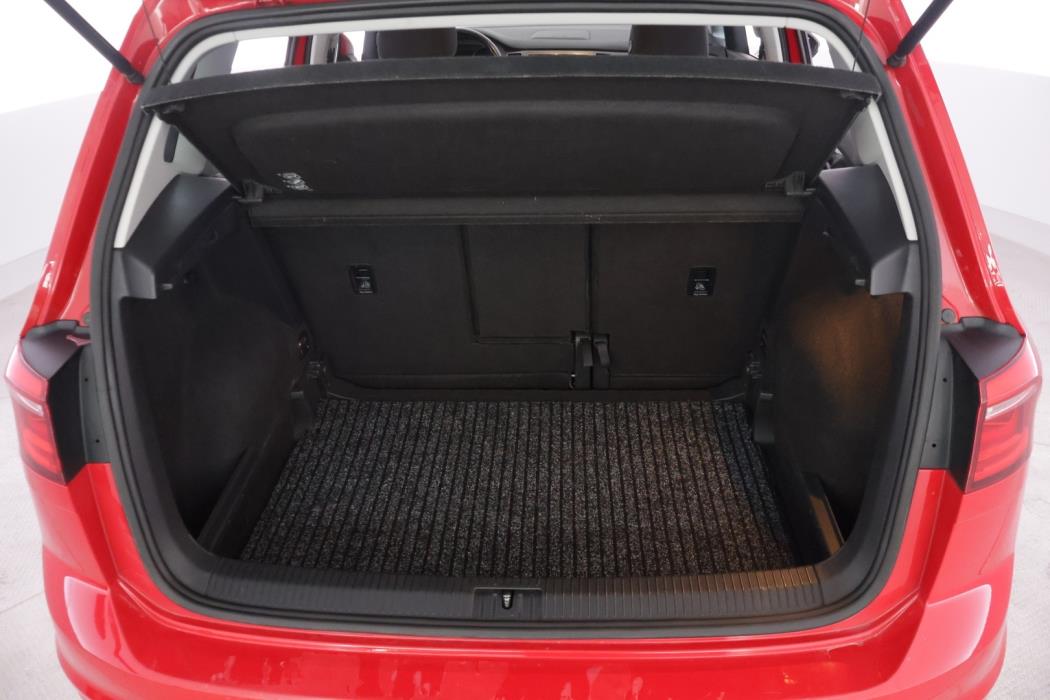 VOLKSWAGEN Golf Sportsvan 2015