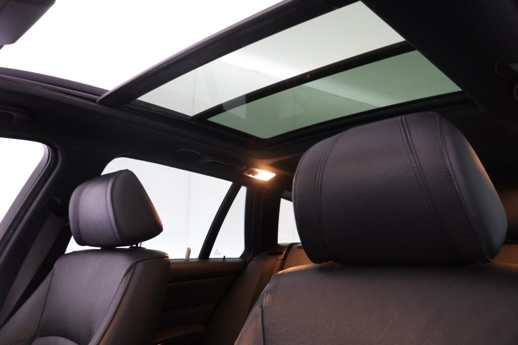 BMW 330 2006