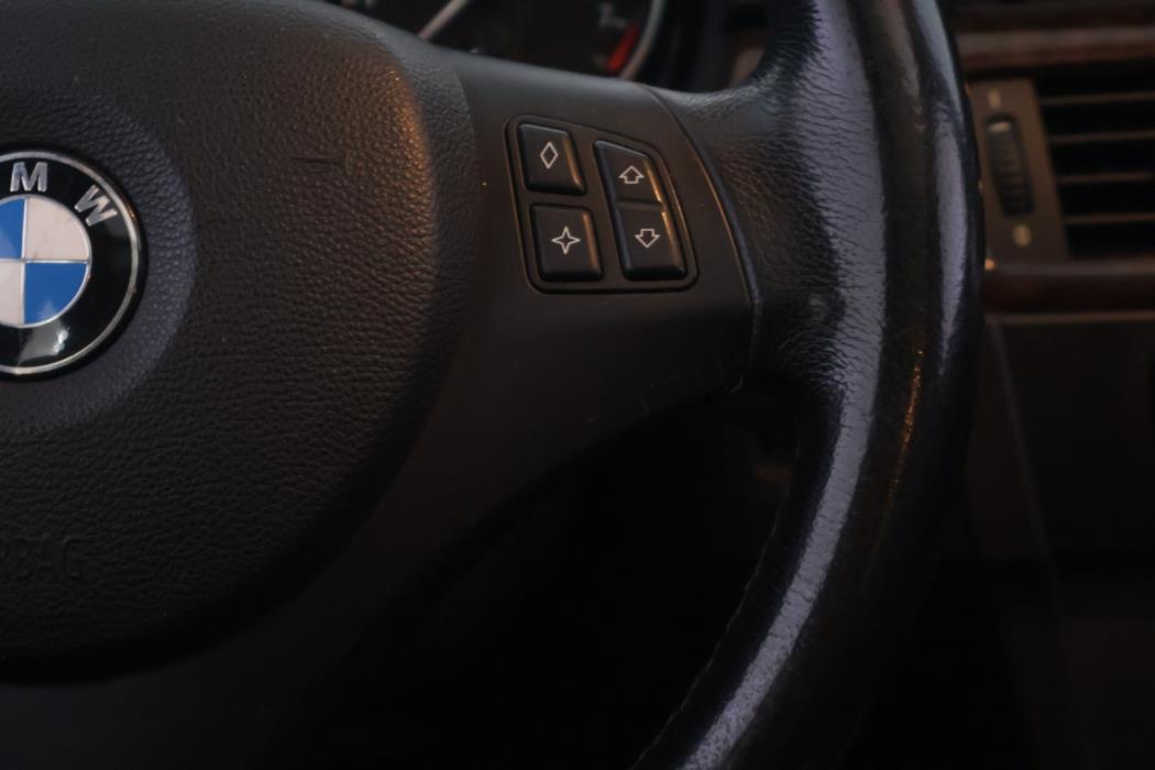 BMW 330 2006