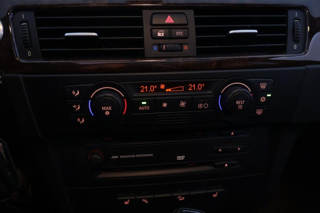 BMW 330 2006