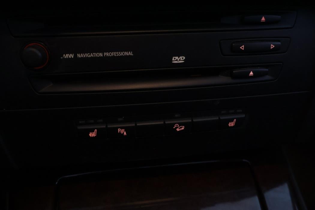 BMW 330 2006