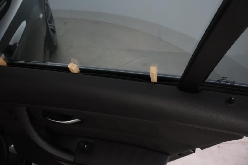 BMW 330 2006
