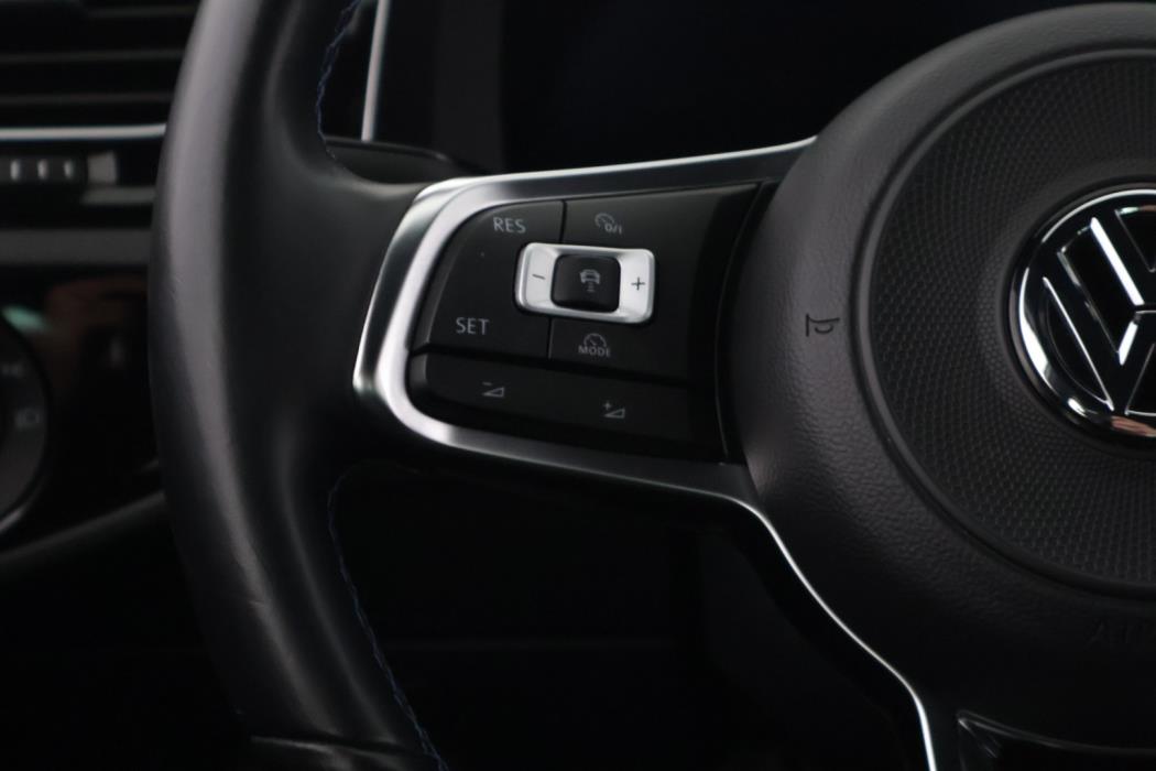 VOLKSWAGEN Golf 2018