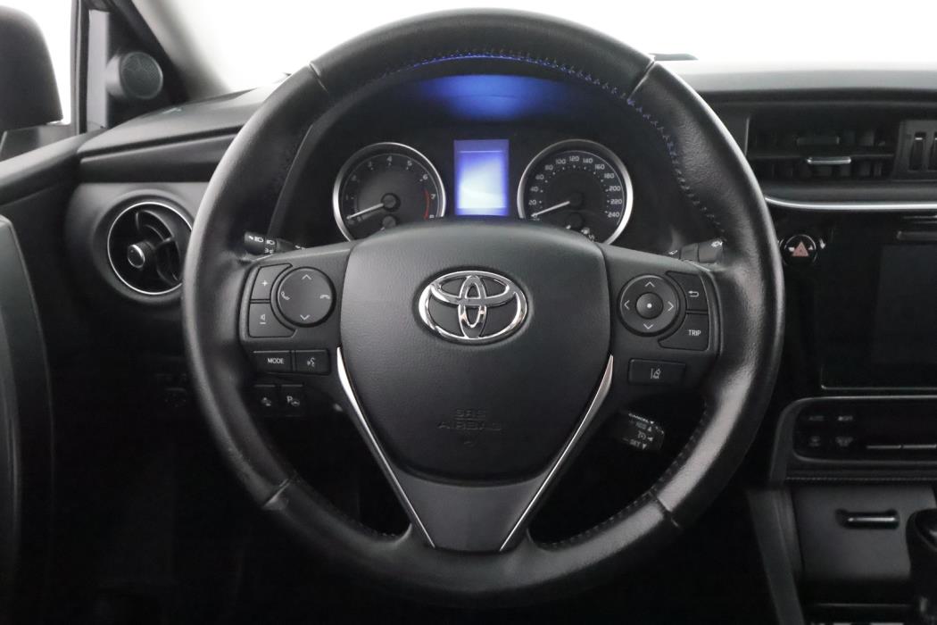 TOYOTA Corolla 2017