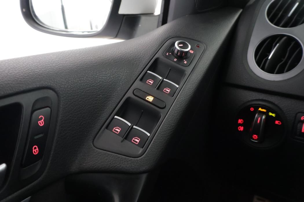 VOLKSWAGEN Tiguan 2015