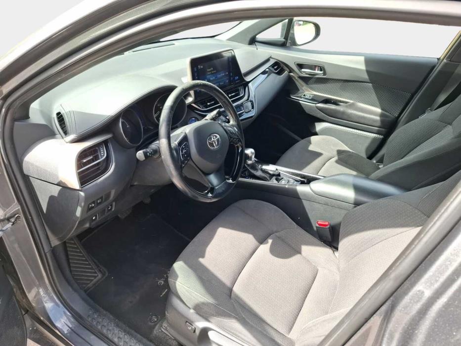 TOYOTA C-HR 2018