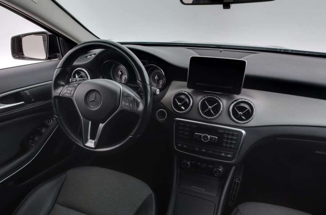 MERCEDES-BENZ GLA 2015