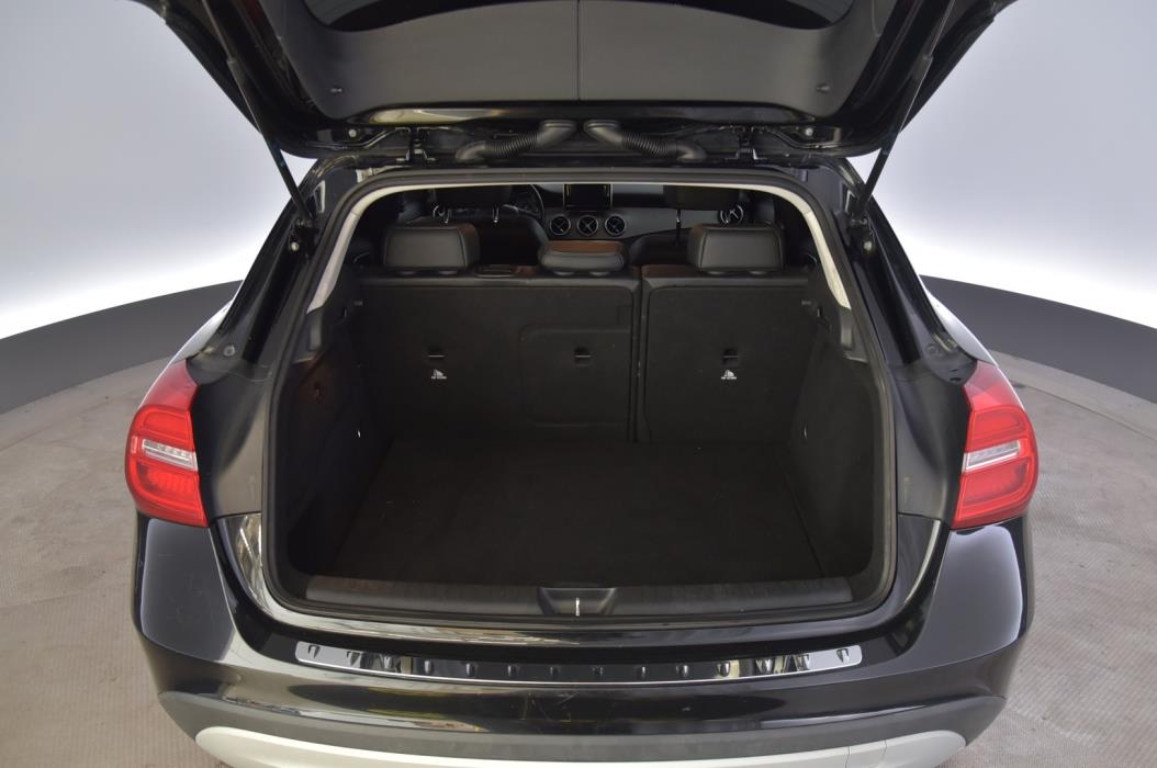 MERCEDES-BENZ GLA 2015