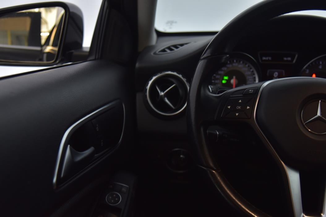 MERCEDES-BENZ GLA 2015