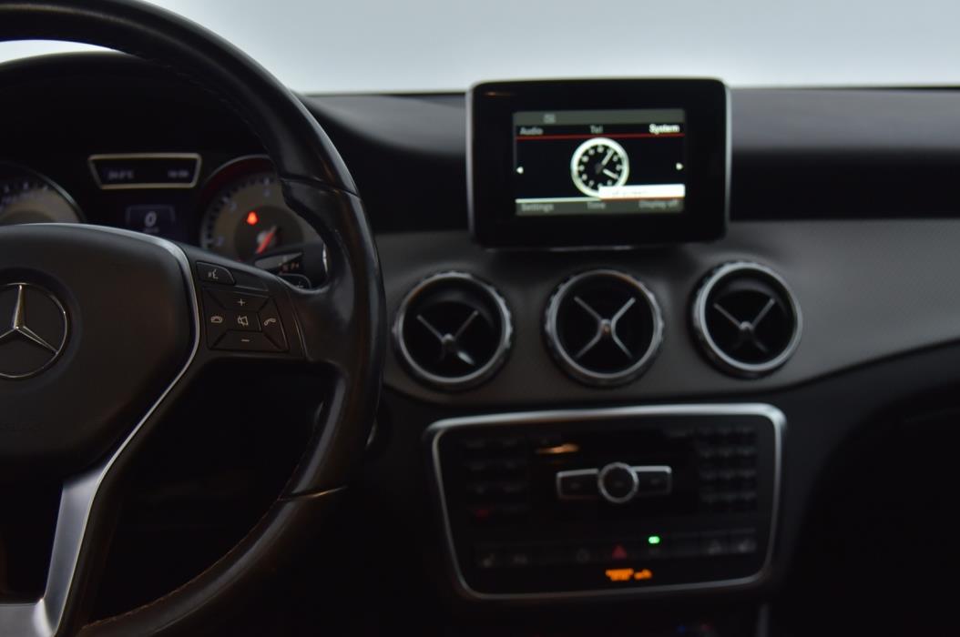 MERCEDES-BENZ GLA 2015