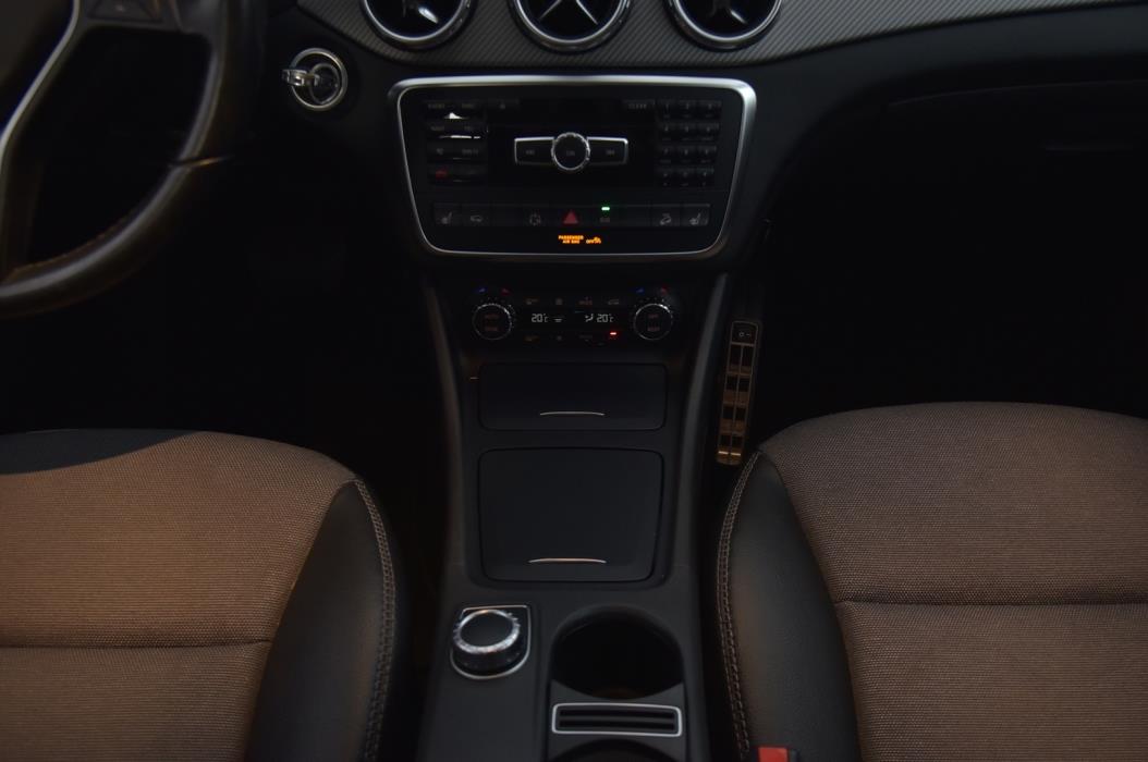 MERCEDES-BENZ GLA 2015