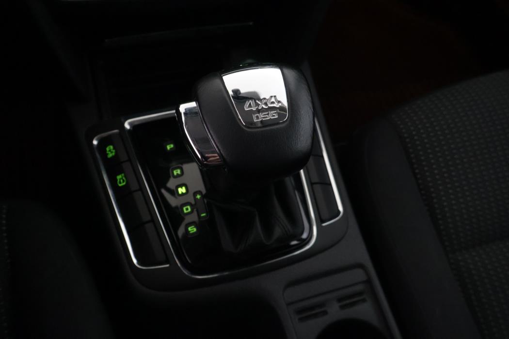 SKODA Superb 2012
